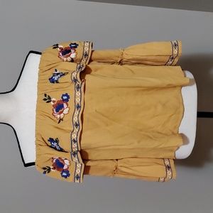 NWT MOD On Trend Top